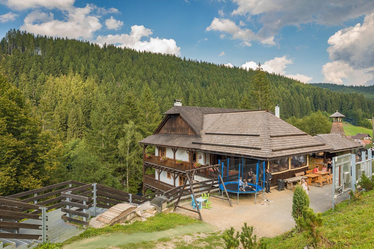 Valasske Chalupy Kycerka Hotel Velké Karlovice Екстериор снимка