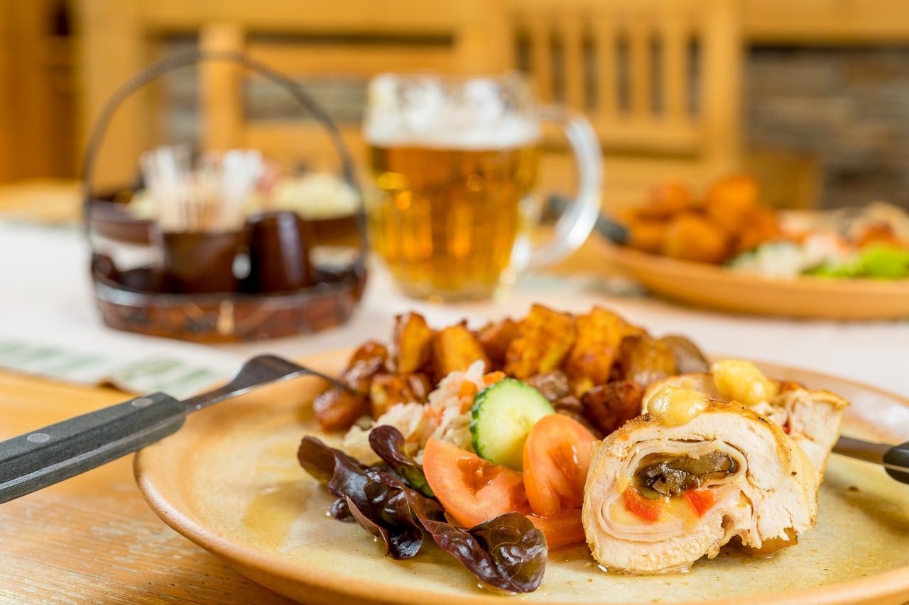 Valasske Chalupy Kycerka Hotel Velké Karlovice Екстериор снимка